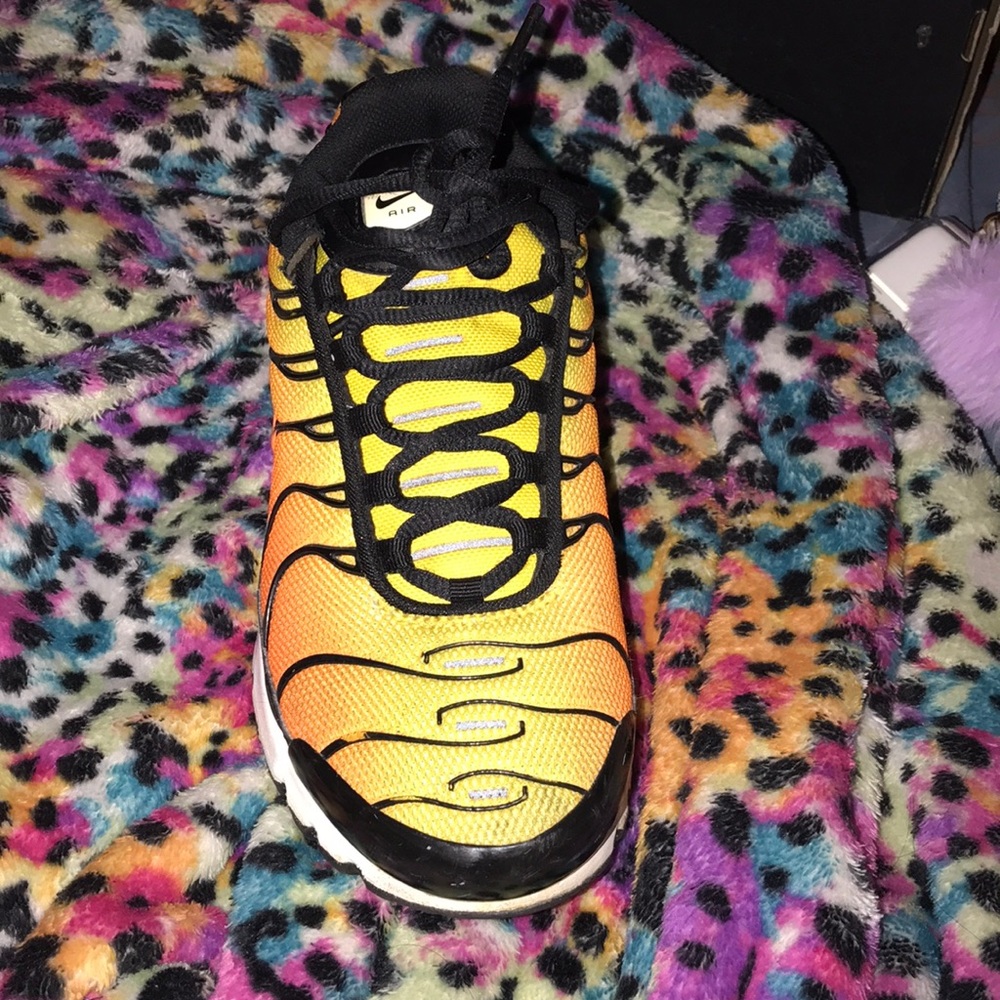 AirMax Plus - Picture 2 of 4